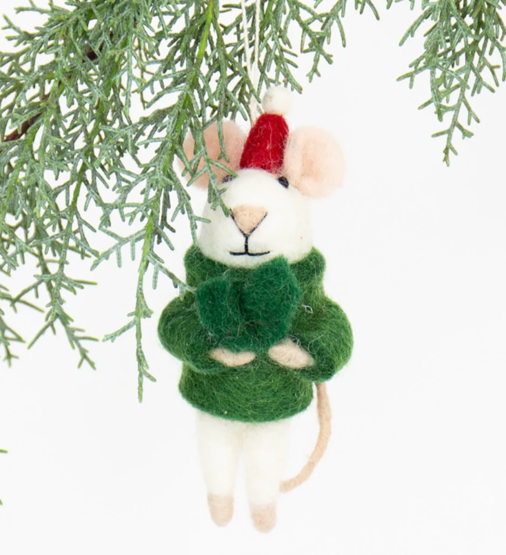 Mouse holding Tree